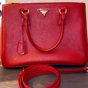SOLD 🛑 Prada Red Medium Saffiano Lux Double Zip